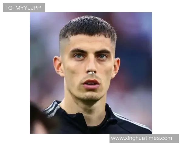 美国足球球星头像灵感的女孩形象设计展现青春活力与运动魅力