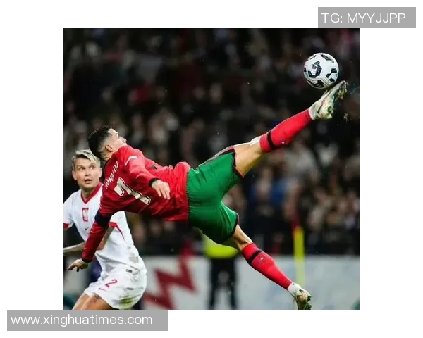 足球巨星刮胡子引发热议展现球场外独特魅力与生活态度