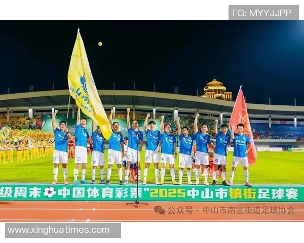 阳春足球球星闪耀赛场展现团队精神书写拼搏与荣耀传奇